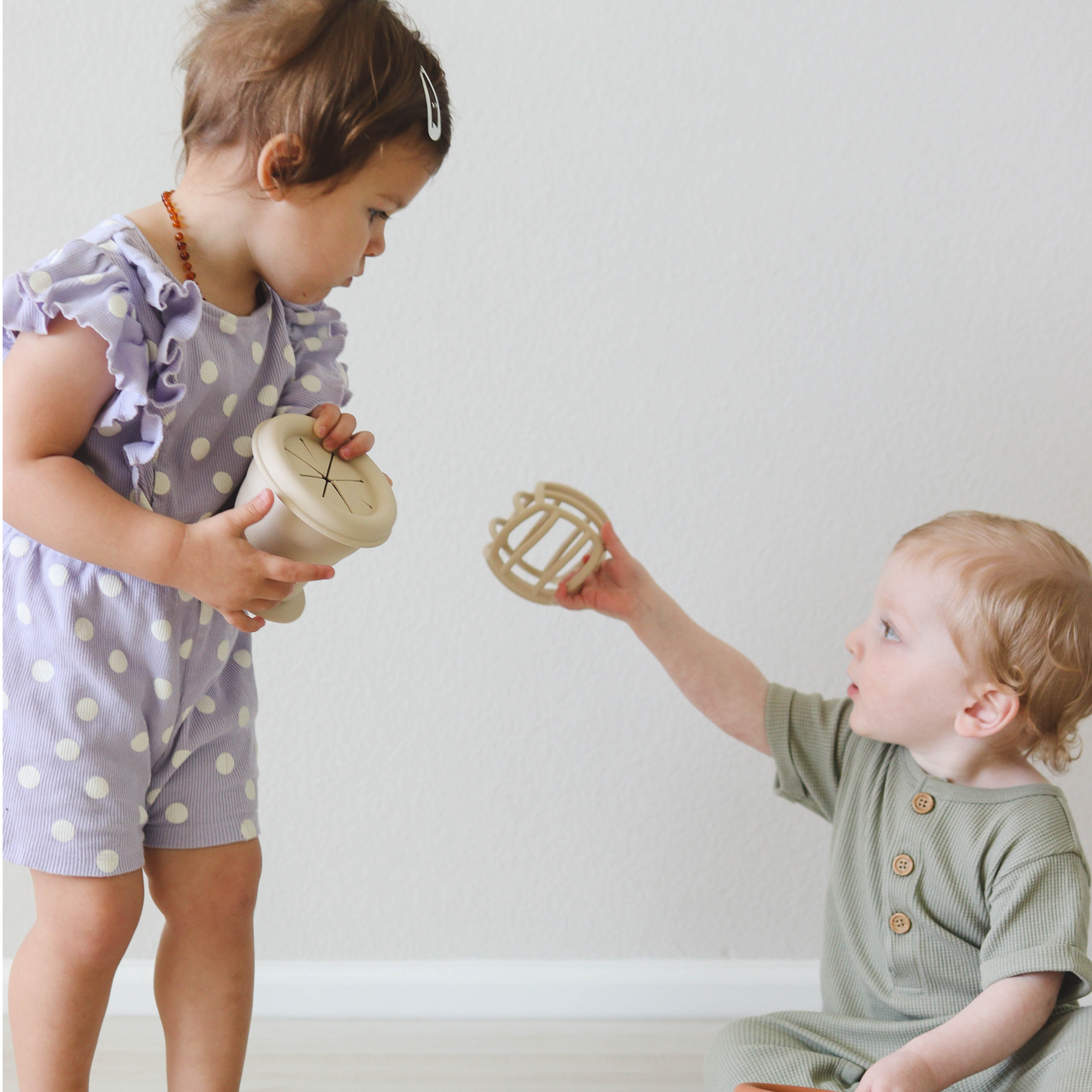 The Astrid Play & Teething Ball